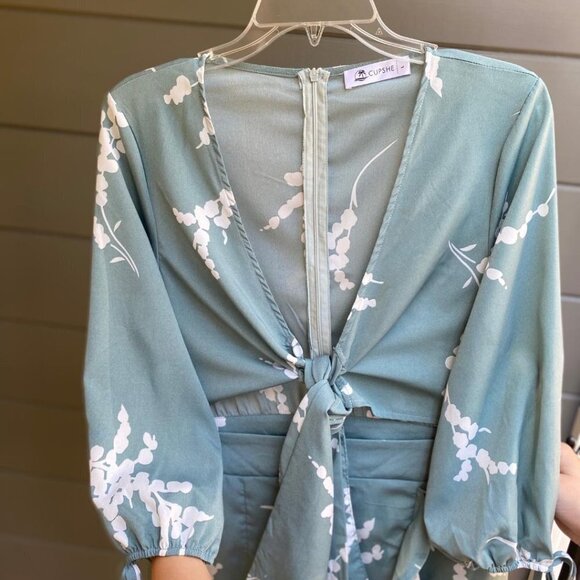 Women's A-Line Flowy Swing Floral Print Flared V Neck Wrap Dress, Size Large - Picture 6 of 6